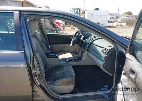 2013 Toyota Camry Le z USA, uszkodzony, nr VIN 4T1BF1FK2DU251344